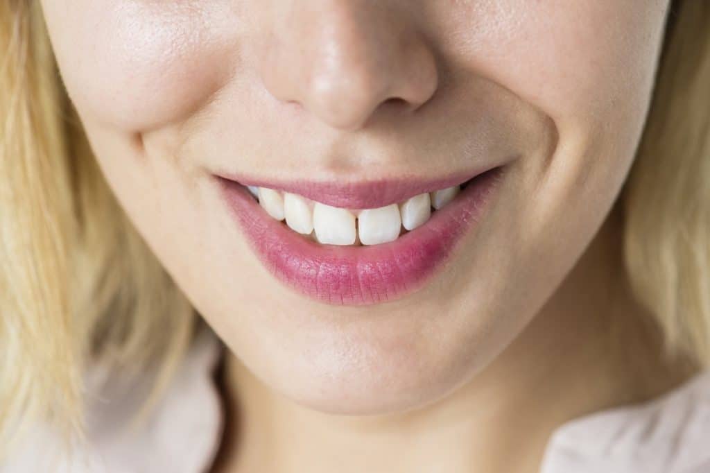 Si vous avez l'impression d'avoir des dents qui se chevauchent ou mal alignées, il se peut que vous ayez un problème d'occlusion dentaire ou une malocclusion.