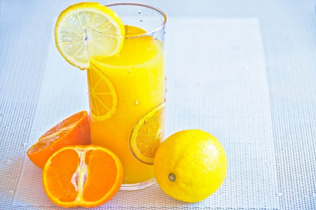 La vitamine C est présente dans de nombreux aliments. À côté, il existe une autre forme disponible sur le marché, la vitamine C en version liposomale.